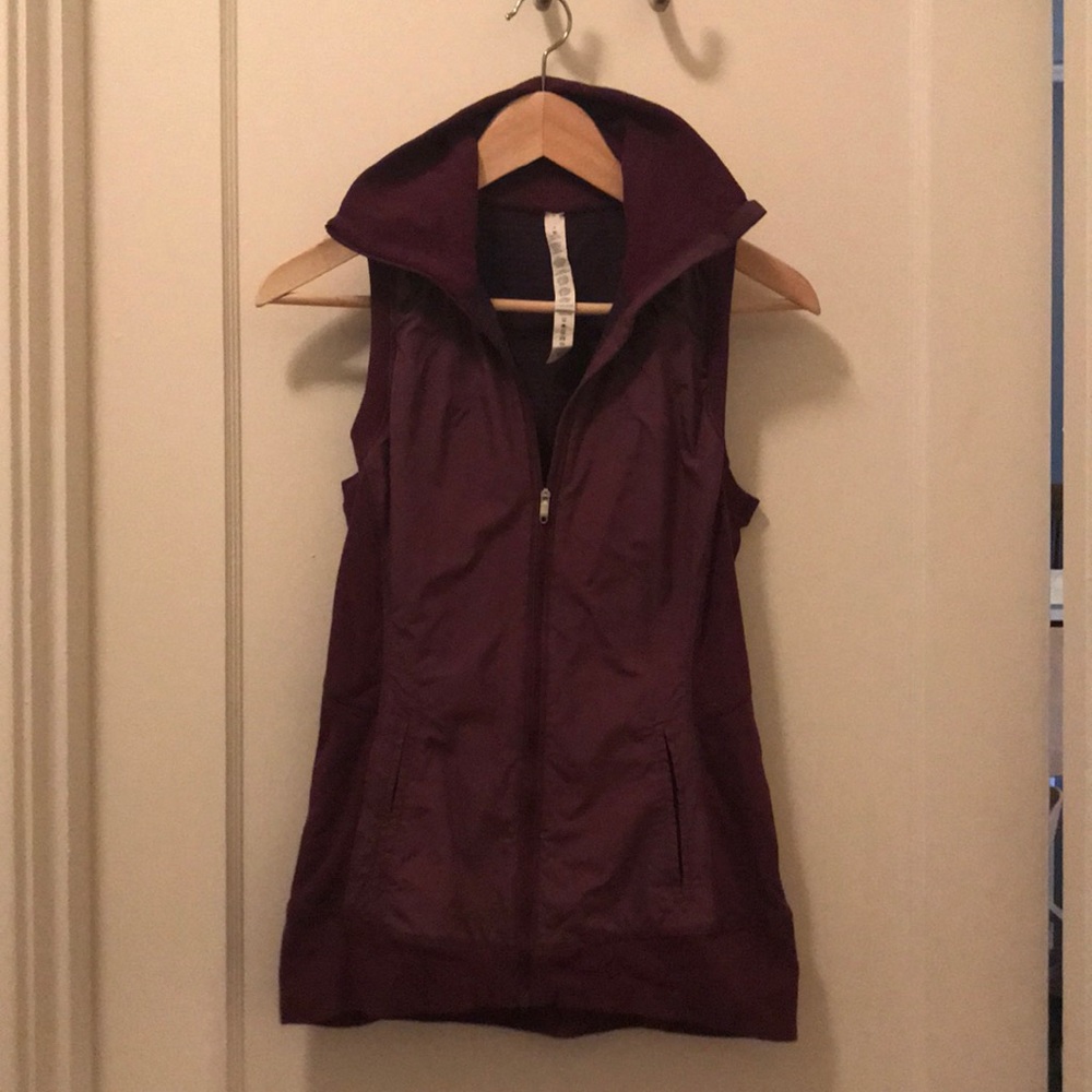 Lululemon high-collared vest, size 6